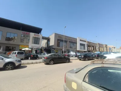 تجاري للبيع في اقوي المولات التشغيليه في القاهره الجديده