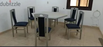 سفرة مودرن بحالة ممتازة
