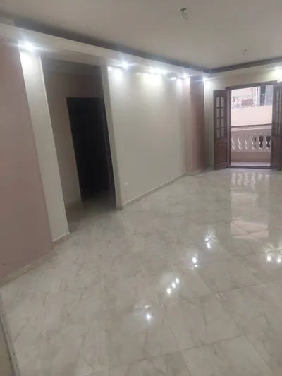 شقة للبيع حدايق الاهرام متشطبه 