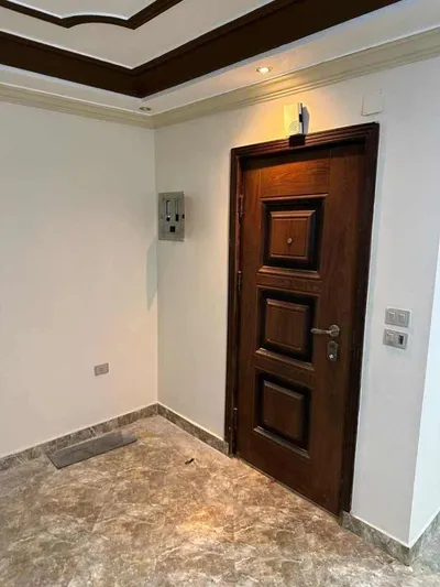 Apartment for sale in Gesr Al Suez
