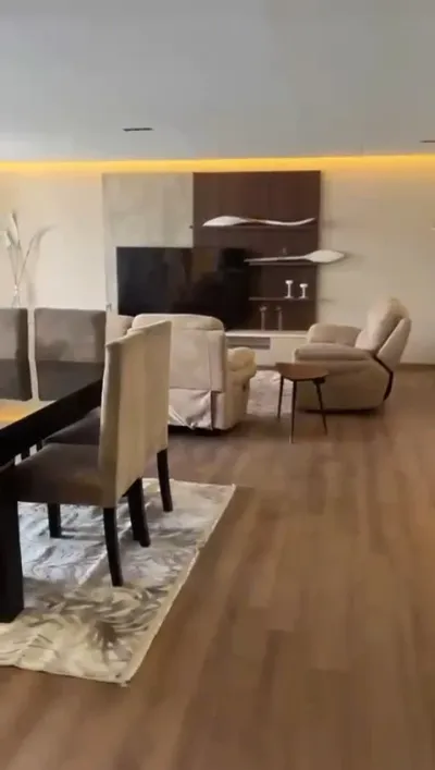 شقة للبيع مساحه كبيرة في الشيخ زايد 