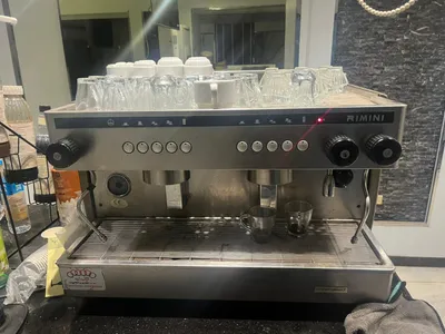 ماكينه اسبريسو ومطحنه بن