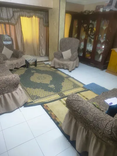 Apartment for sale in Gesr Al Suez