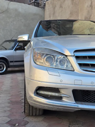 Mercedes Benz C-Class 2011