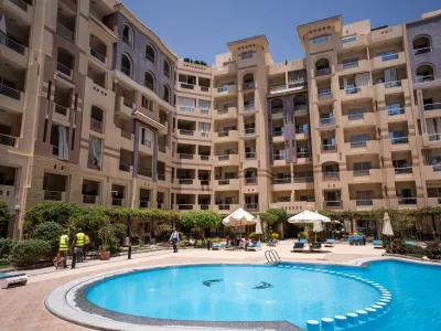 شقه غرفه وصاله 70م pool view