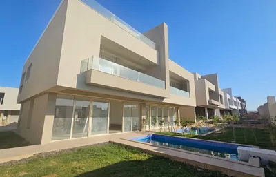 Luxury Corner Townhouse with Penthouse In Sahl Hasheesh