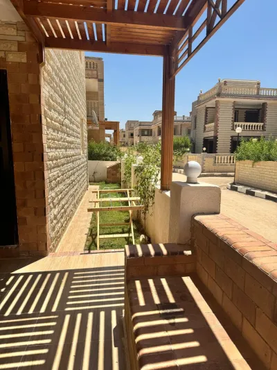 شاليه للبيع بقريه حورس الساحل الشمالي خ للشط