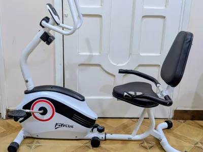 عجلة رياضية ثابتة Fit Plus بحالة ممتازة – مناسبة للمنزل