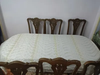 ترابيزة +٦كراسي+ مفرشين