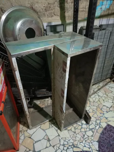 بترينة وحامل استانلس للبيع