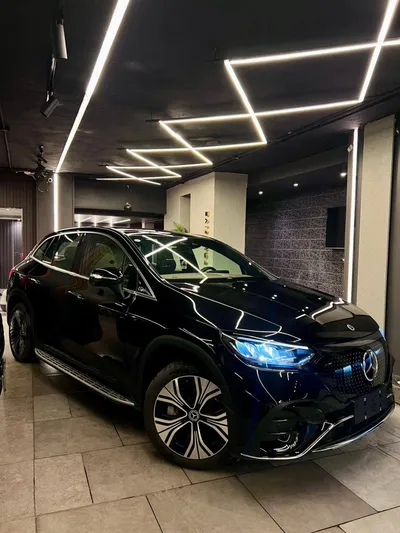 Mercedes Benz EQE-Class 2025
